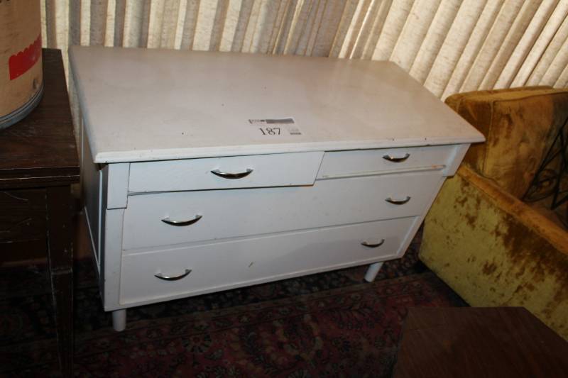 lot 187 image: Wood Dresser with 4-Drawers