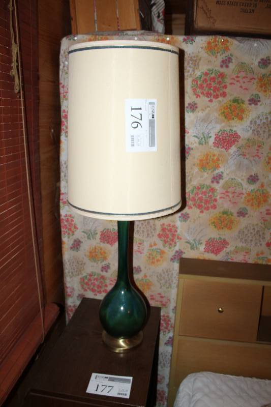 lot 176 image: Table Lamp