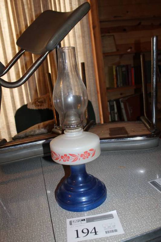lot 194 image: Kerosene Oil Table Lamp