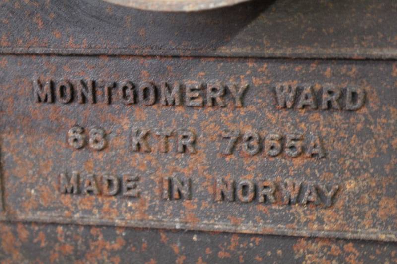 Montgomery Ward Cast Iron Wood Burning Stove | Buffalo Estate Sale 3 | K-BID