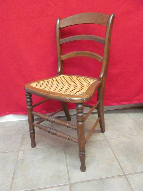 lot 11 image: antique dining chair