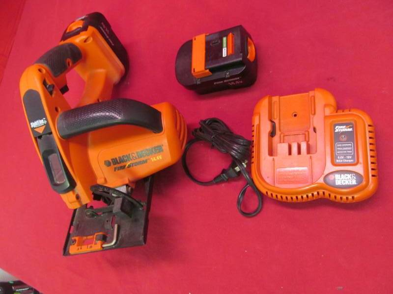 lot 18 image: Black Decker Firestorm circular saw