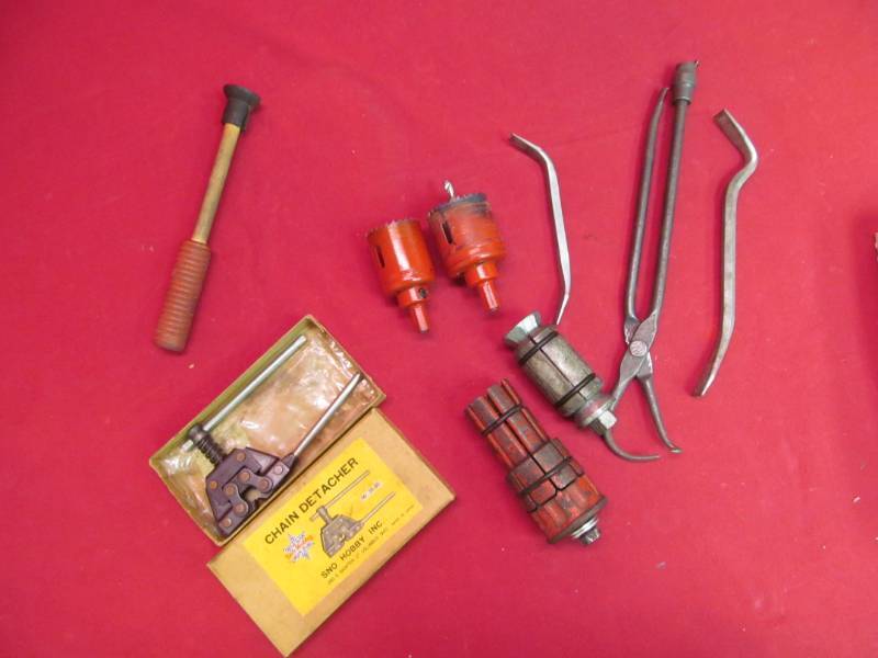 lot 23 image: tools