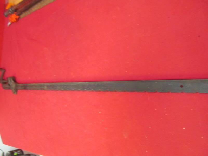lot 30 image: vintage bar clamp