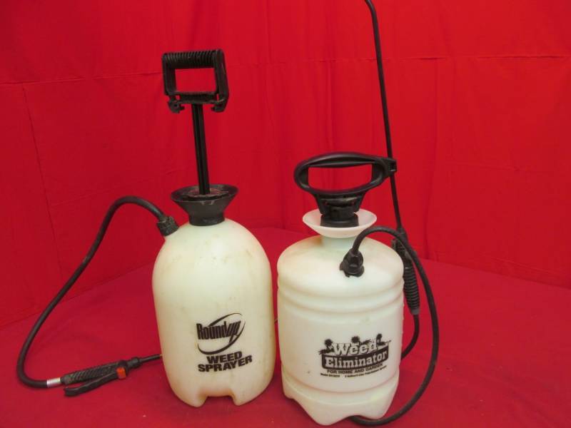 lot 47 image: sprayers