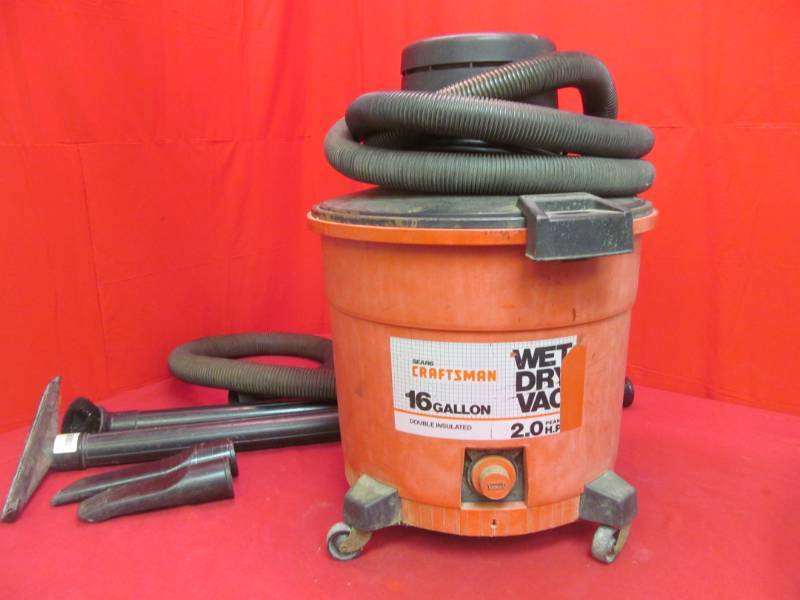 lot 56 image: Craftsman shop vac