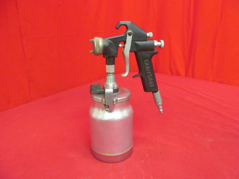 lot 67 image: Craftsman paint gun , canister