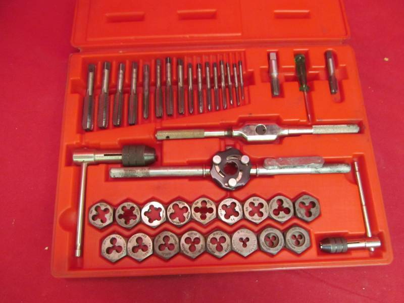lot 88 image: Century tap and die set