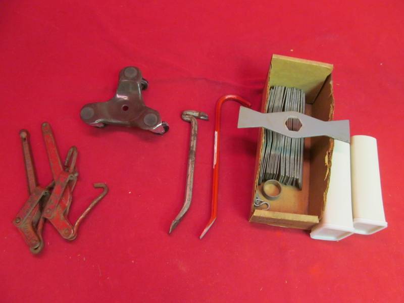 lot 94 image: tools