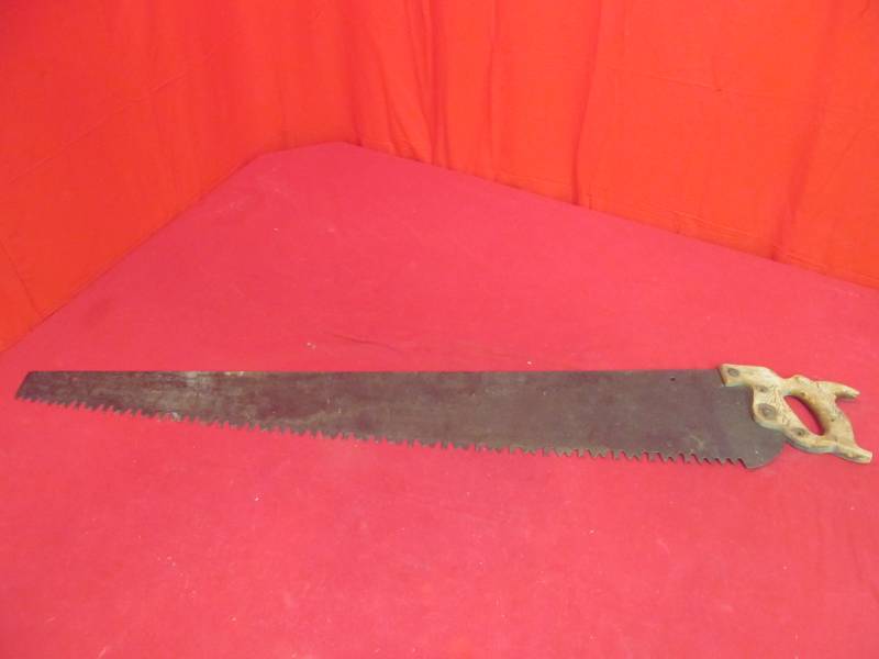 lot 101 image: 2  man saw