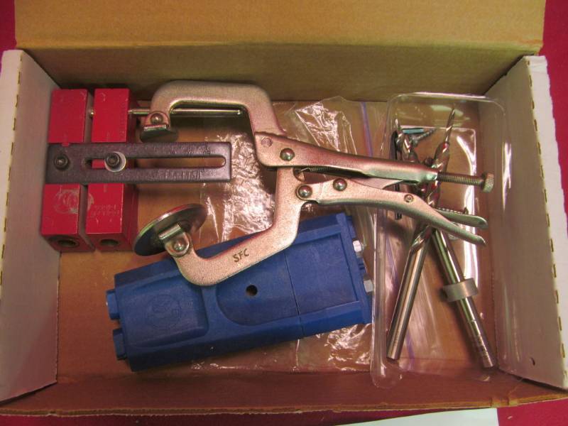 lot 114 image: pocket hole jig