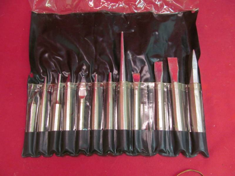 lot 115 image: punch, chisel set