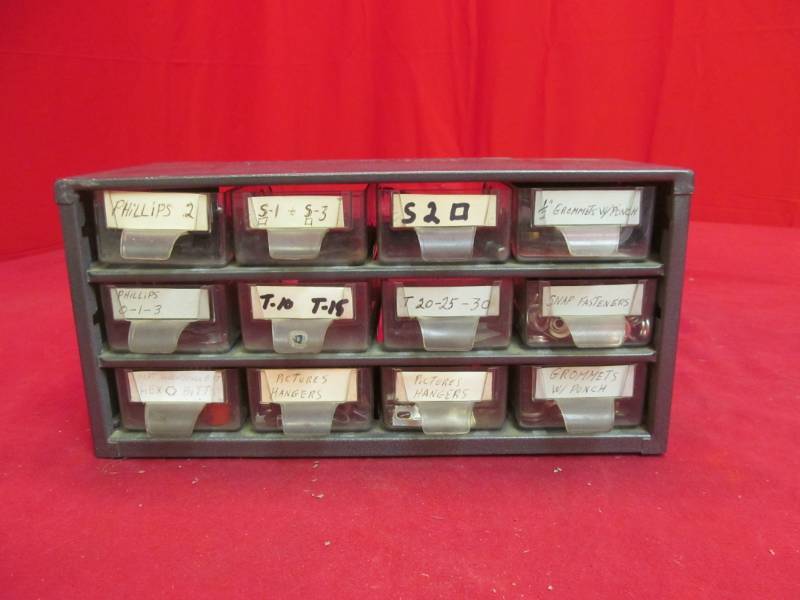 lot 122 image: hardware