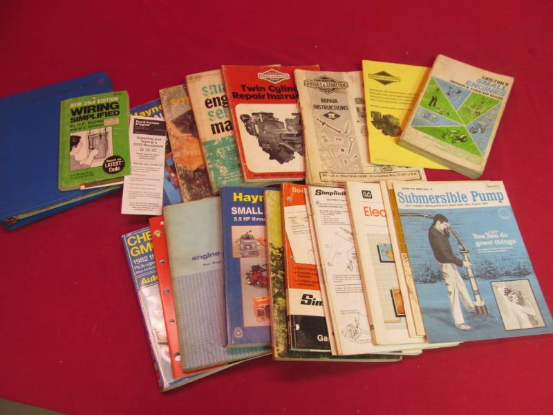 lot 124 image: Automotive, small engine manuals