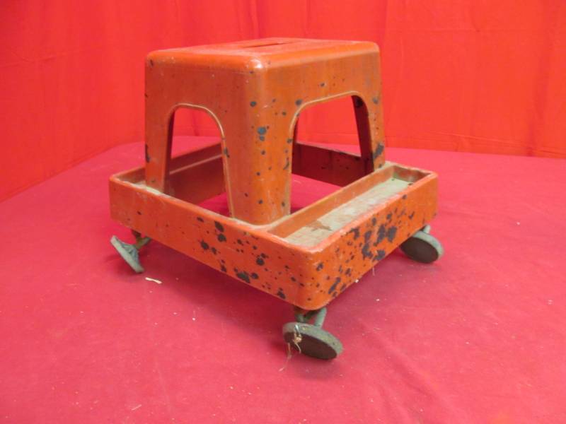 lot 139 image: stool