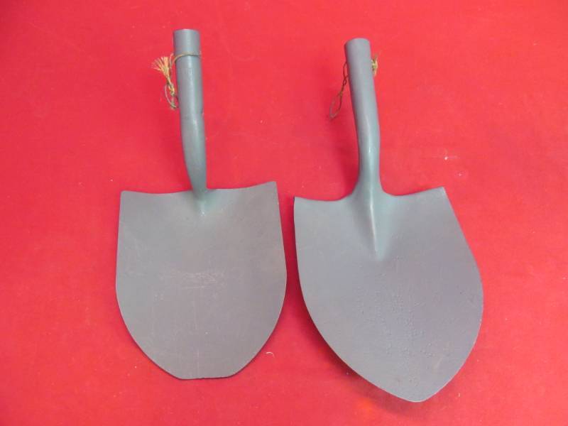 lot 161 image: shovels