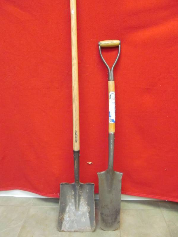 lot 171 image: shovels