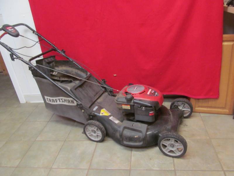 lot 176 image: Craftsman mower