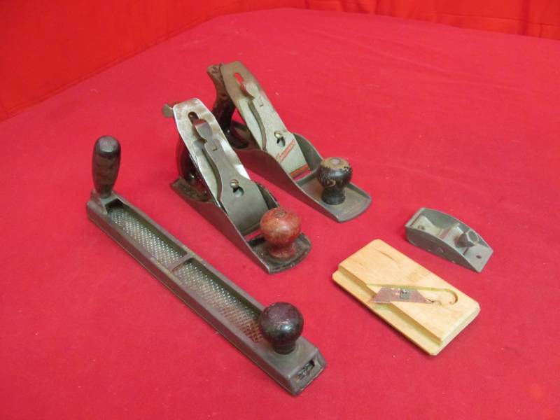 lot 201 image: wood planes