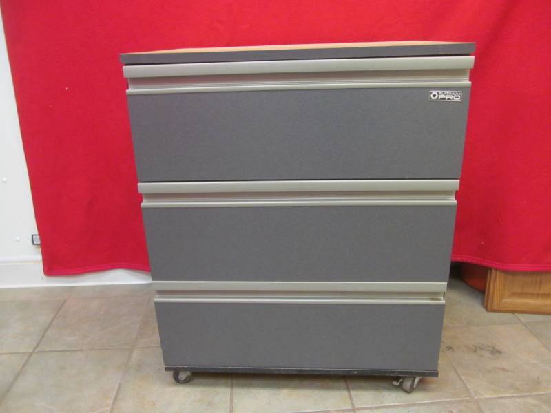 lot 214 image: Platinum Pro cabinet