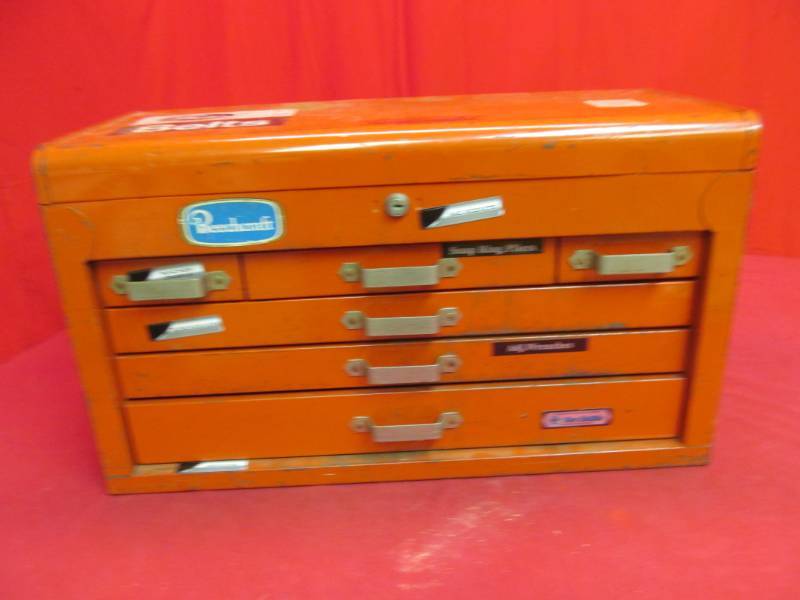 lot 215 image: tool box