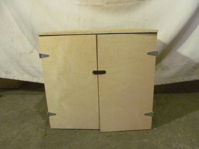 lot 260 image: cabinet