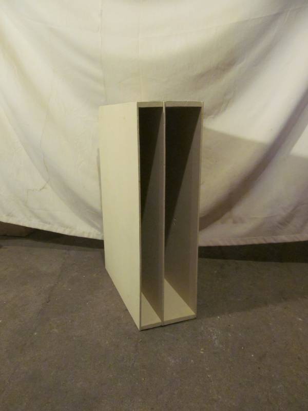 lot 261 image: shelfbox