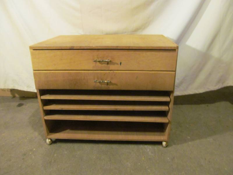 lot 262 image: work station cabinet