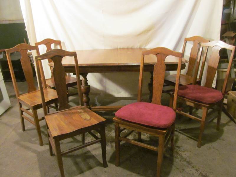 lot 266 image: vintage dining table