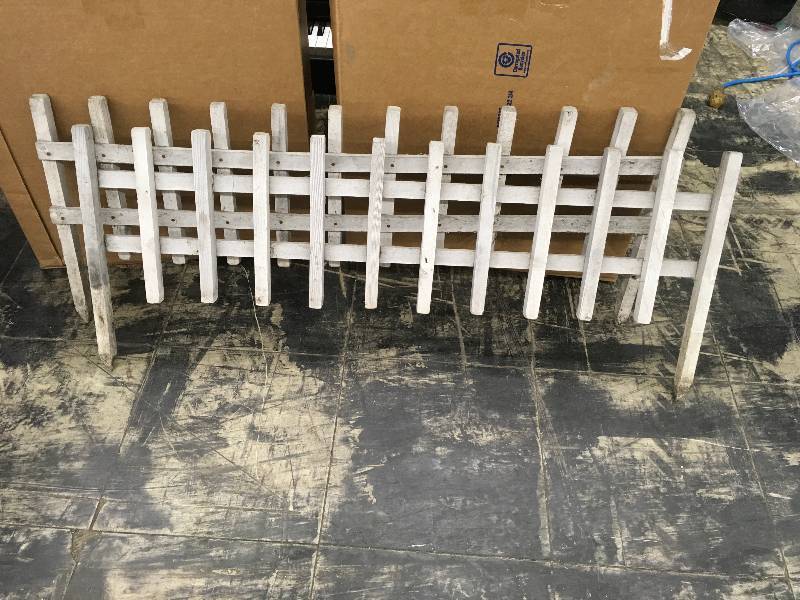 lot 22 image: White Picket Fences