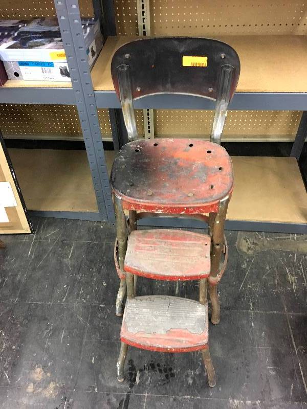 lot 34 image: Vintage Step LadderChair