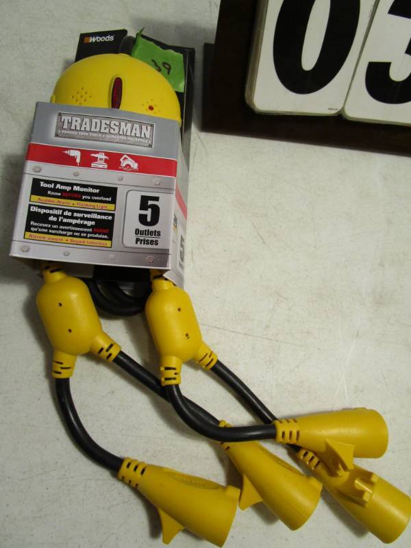 lot 39 image: Woods Tradesman Surge Protectors