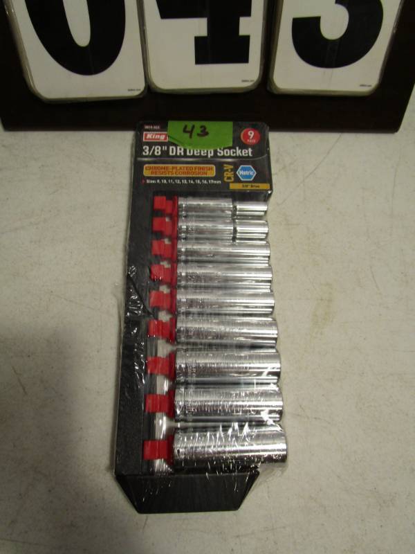 lot 43 image: King 38 Drive Deep Socket Set