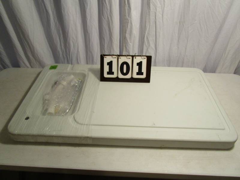 lot 101 image: Sportsman Multi Purpose Cleaning & Cutting Table