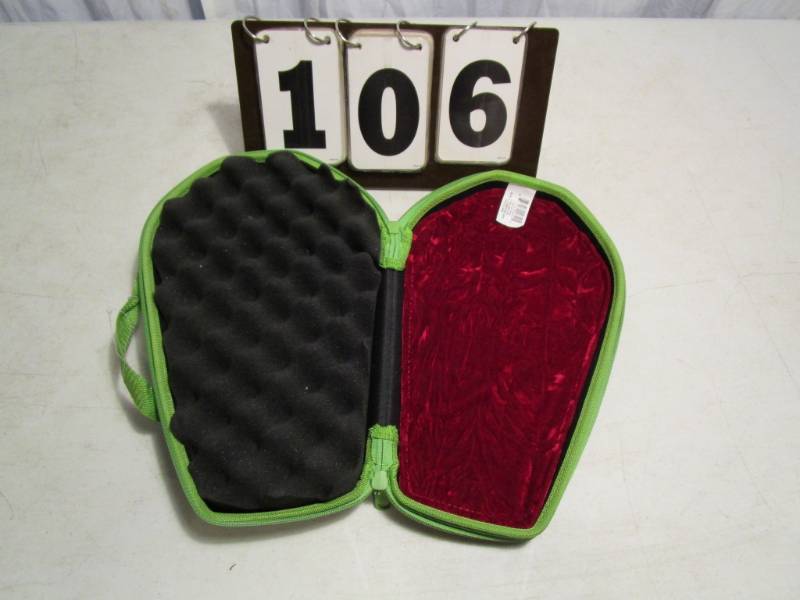 lot 106 image: Bulldog Zombie Pistol Case - Black