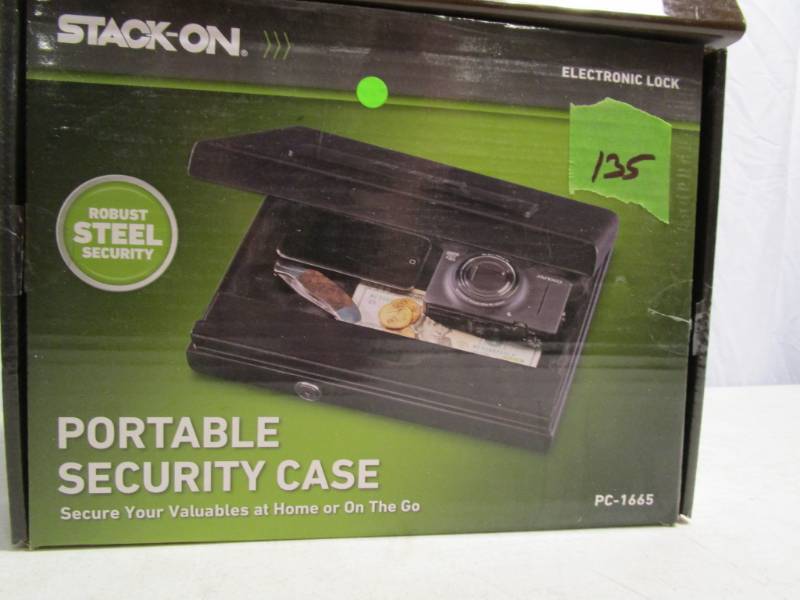 lot 135 image: Stack-On Large Portable Security Case