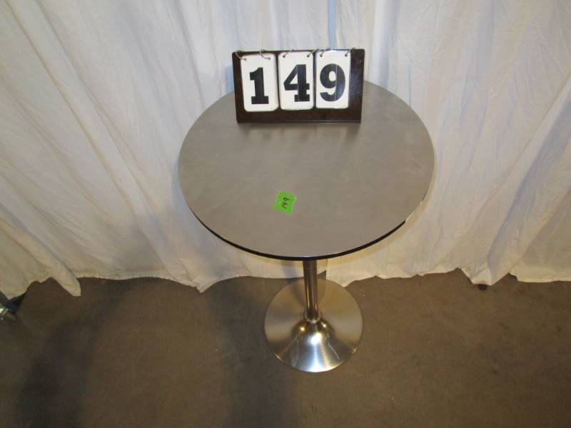 lot 149 image: High Top Table