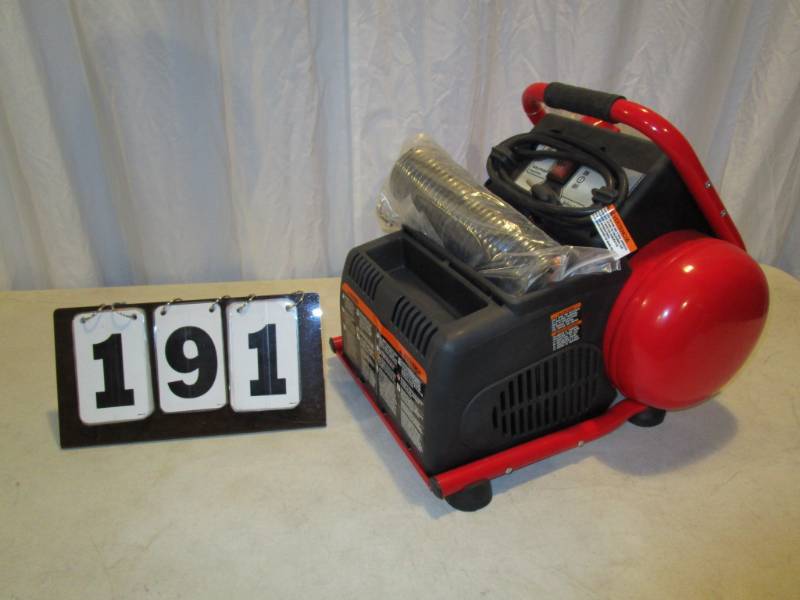 lot 191 image: Rockworth 3 Gallon Air Compressor