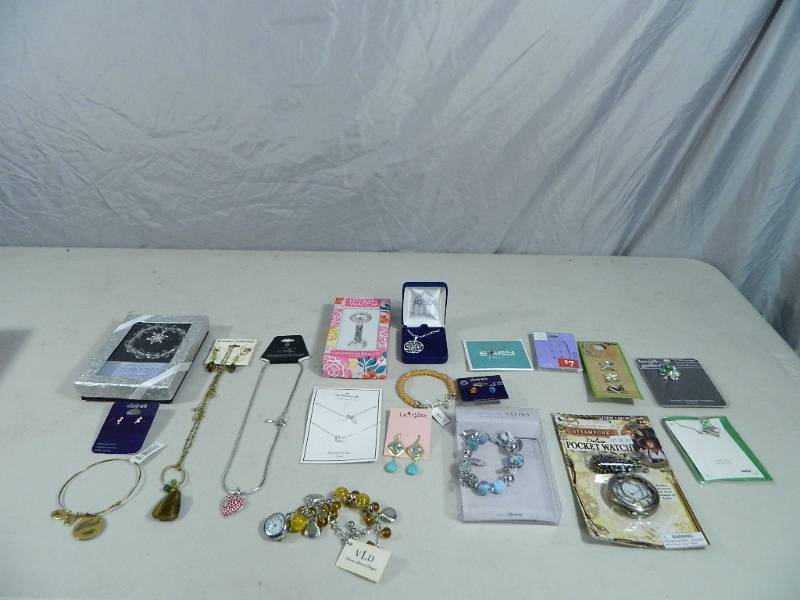 lot 24 image: New Jewelry