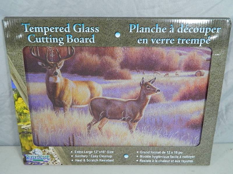 lot 36 image: New Tempered Glass Deer Cuttingboard