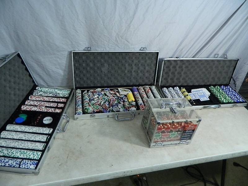 lot 111 image: Poker Chip Sets