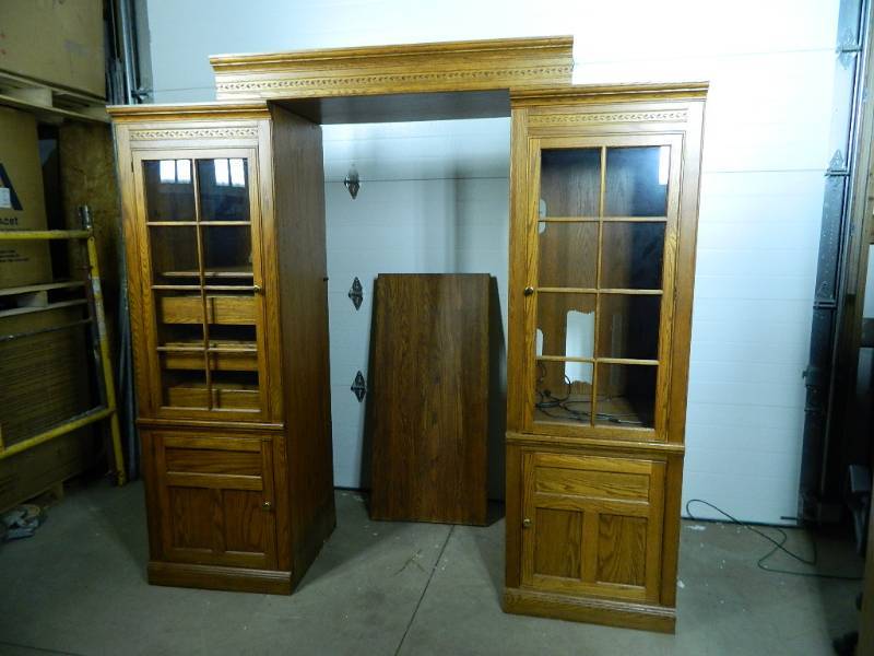 lot 148 image: Large Entertainment Cabinet System