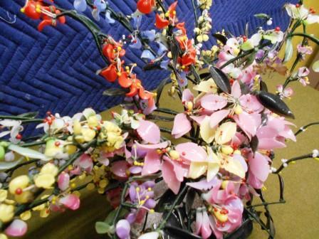 lot 23 image: ASIAN GLASS BONSAI PLANT