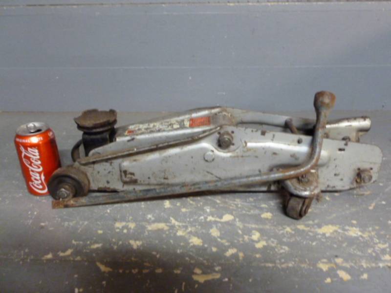 Hydraulic Floor Jack