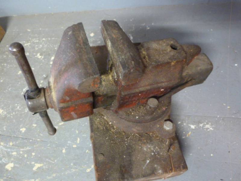 Bench Vise