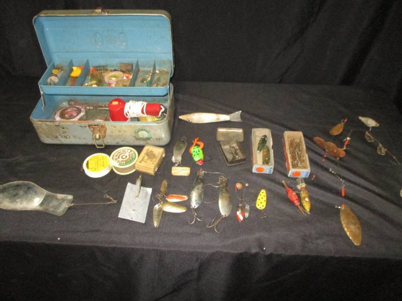 lot 39 image: Tackle box with old tackle