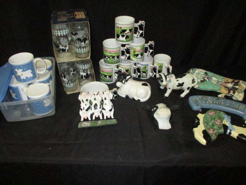 lot 66 image: Cow Dishes