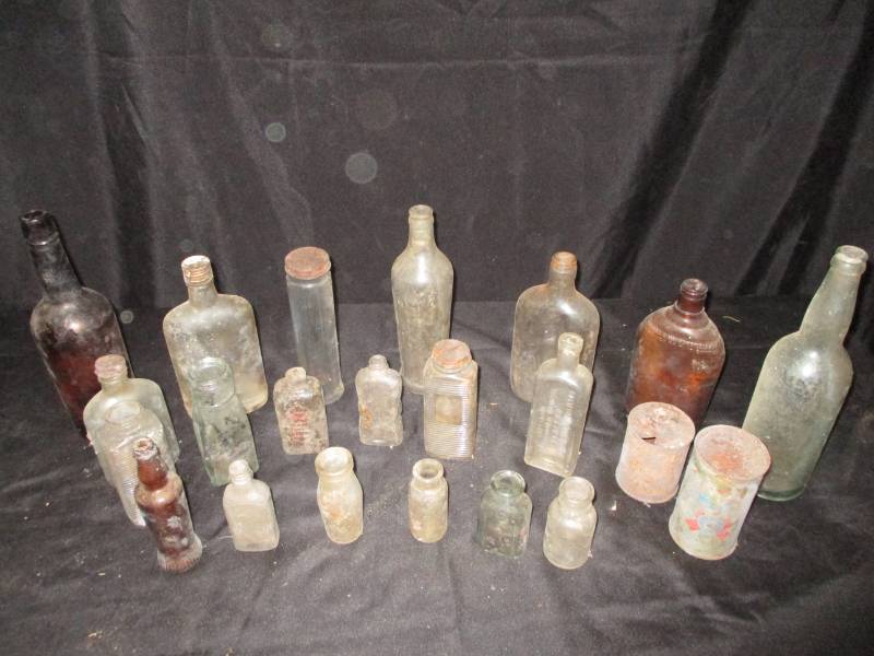 lot 72 image: Old Bottles