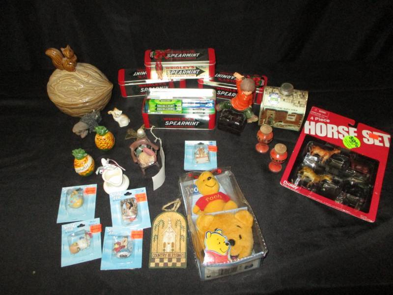 lot 74 image: Misc See Pictures