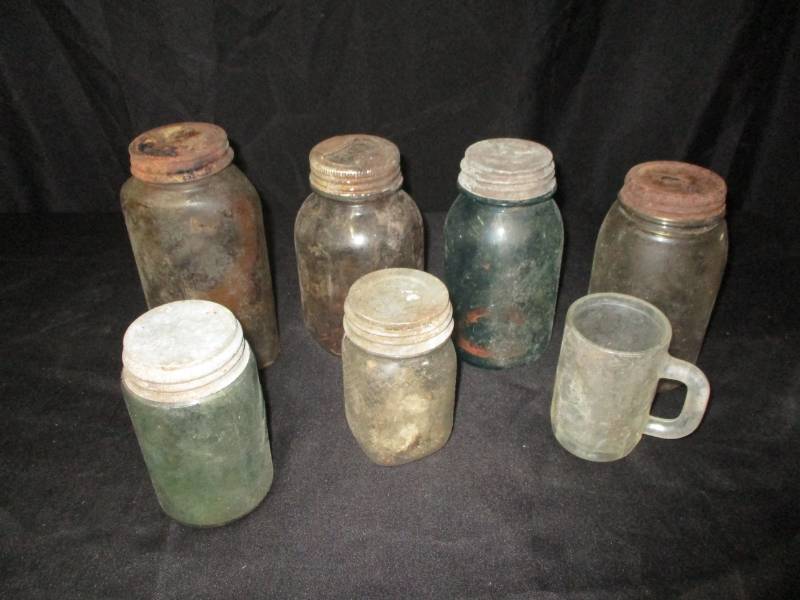 lot 75 image: Antique Jars